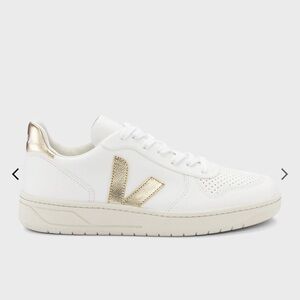 Veja V-10 Bicolor metallic low top sneaker